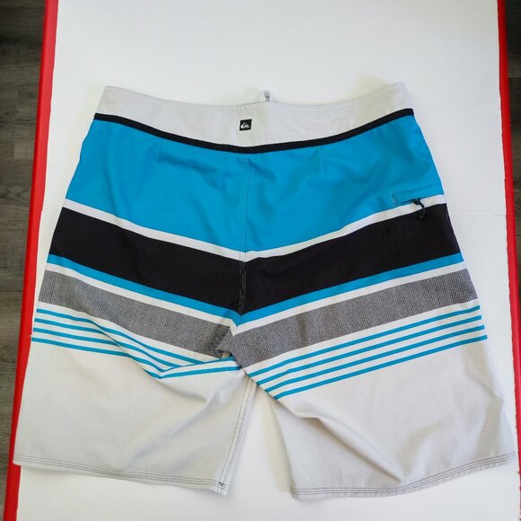 Quiksilver board shorts blue with stripes men's size L - XL ? - Picture 3 of 10